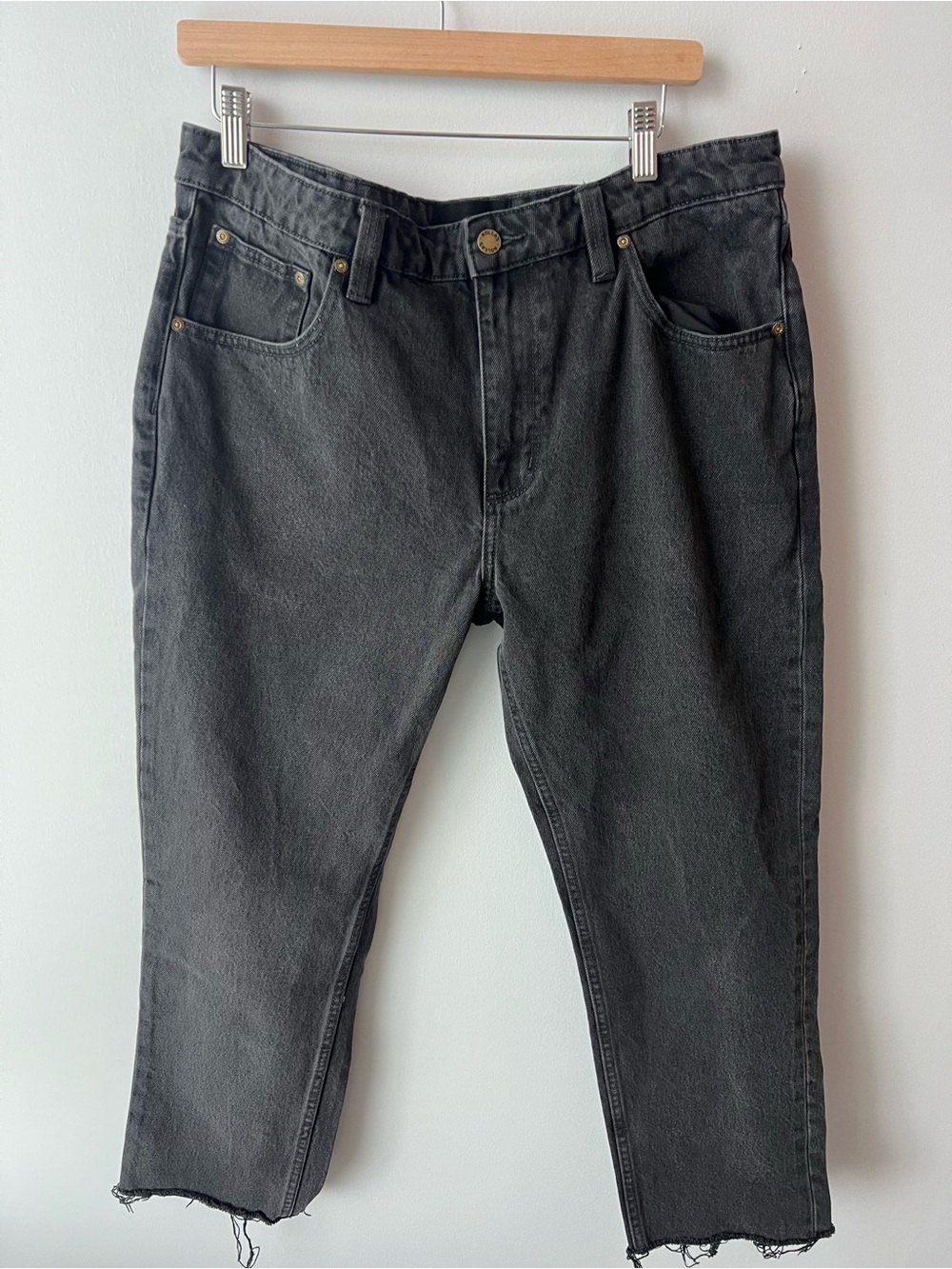 Rollas G’Day Mate Black Faded Straight Leg Raw Hem Jeans Women’s Size 34 Classic